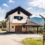 Serene Hollow With Mountain View - Two Bedroom With Mountain View Cerklje ob Krki