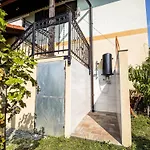 Holiday home Serene Hollow With Mountain View - Two Bedroom With Mountain View