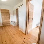 Serene Hollow With Mountain View - Two Bedroom With Mountain View * Cerklje ob Krki