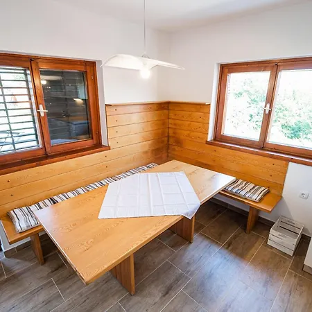 Serene Hollow With Mountain View - Two Bedroom With Mountain View * Cerklje ob Krki