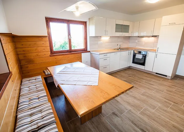 بيت للعطل Serene Hollow With Mountain View - Two Bedroom With Mountain View *