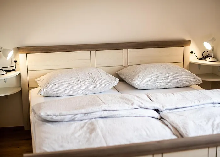 Serene Hollow With Mountain View - Two Bedroom With Mountain View Cerklje ob Krki