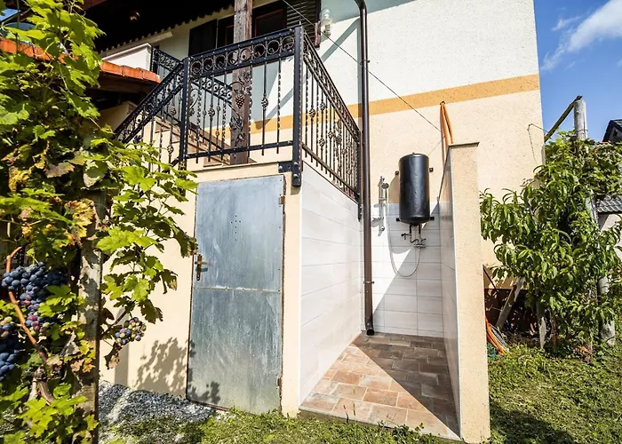 بيت للعطل Serene Hollow With Mountain View - Two Bedroom With Mountain View