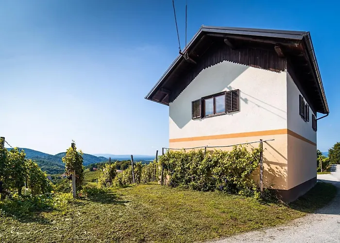 Serene Hollow With Mountain View - Two Bedroom With Mountain View بيت للعطل