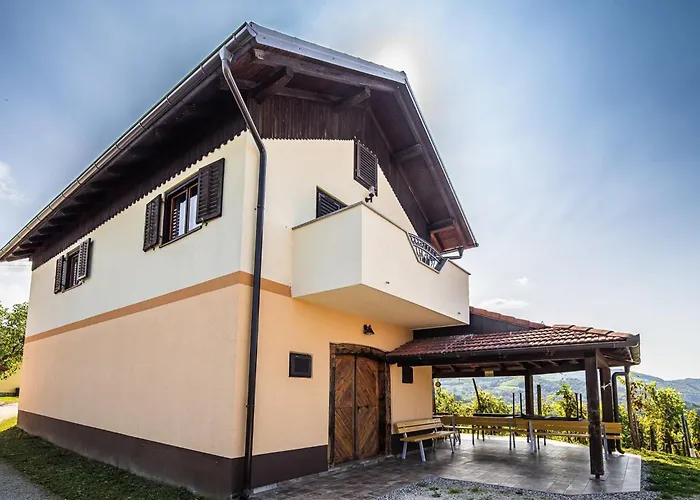 Serene Hollow With Mountain View - Two Bedroom With Mountain View