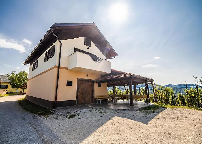 بيت للعطل Serene Hollow With Mountain View - Two Bedroom With Mountain View *