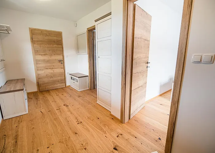 Serene Hollow With Mountain View - Two Bedroom With Mountain View * Cerklje ob Krki